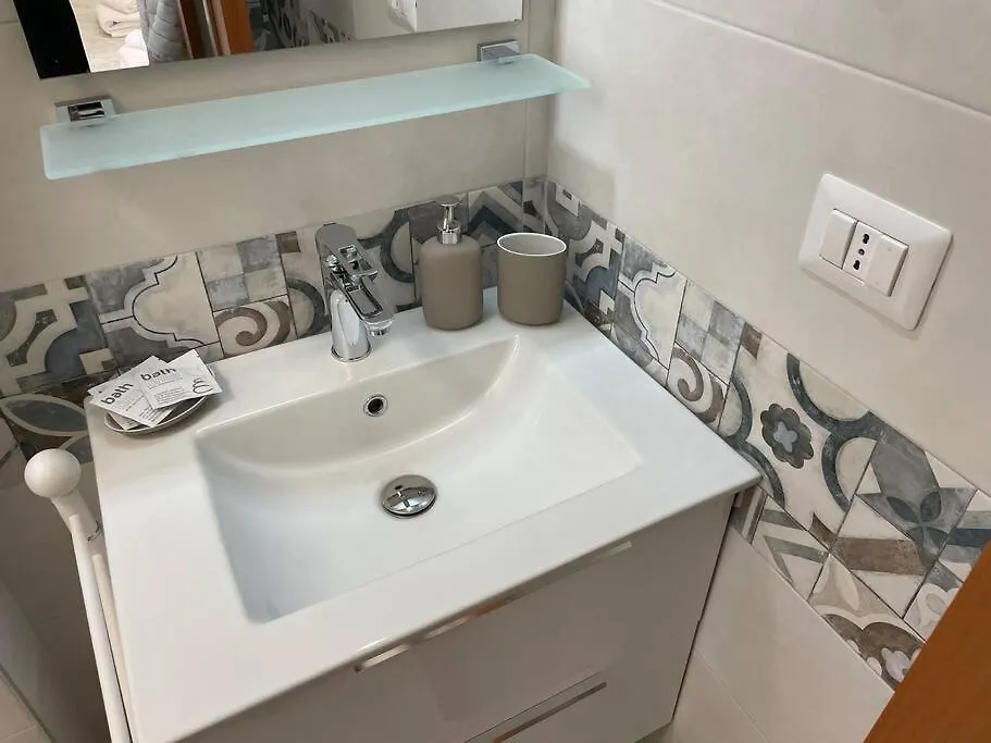 Tiny House - 15 Minutes To Duomo Apartment Milan