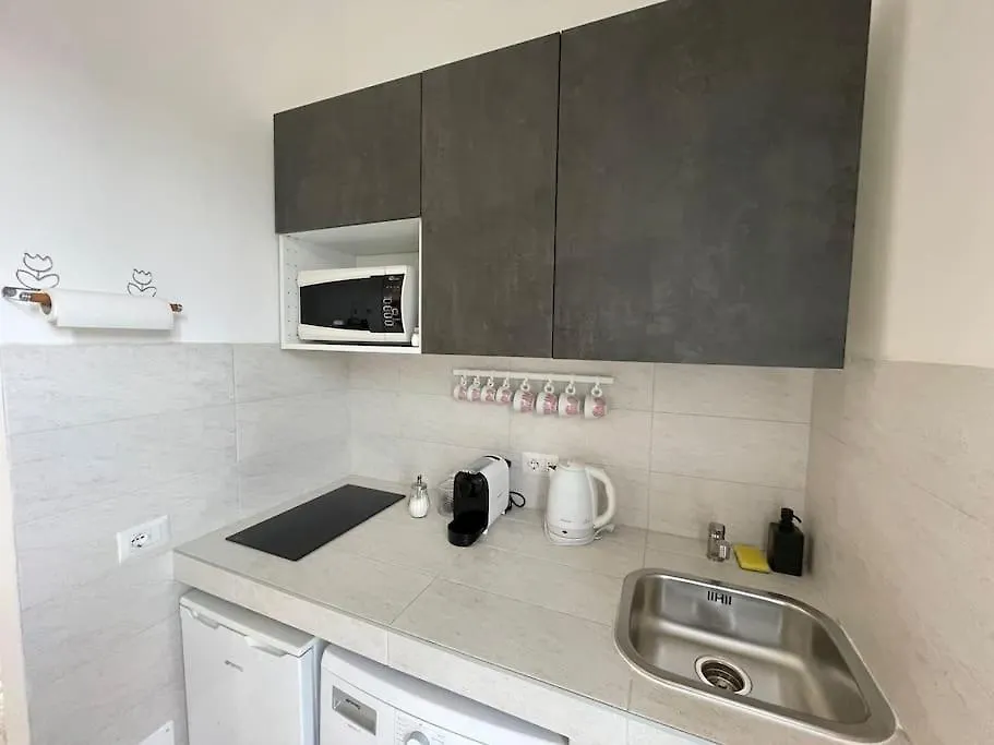 Tiny House - 15 Minutes To Duomo Apartment Milan Italy