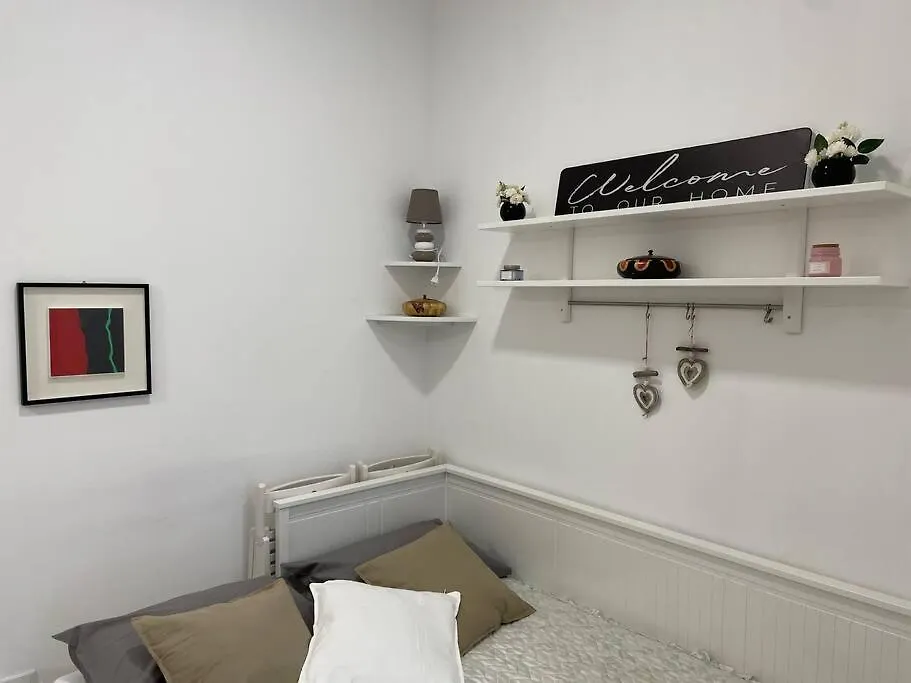Tiny House - 15 Minutes To Duomo Apartment Milan